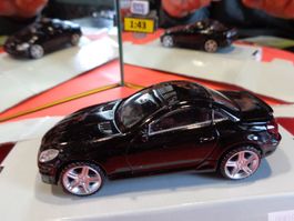 Mercedes SL 1-43 (mit Box) Rastar   (Boo4)