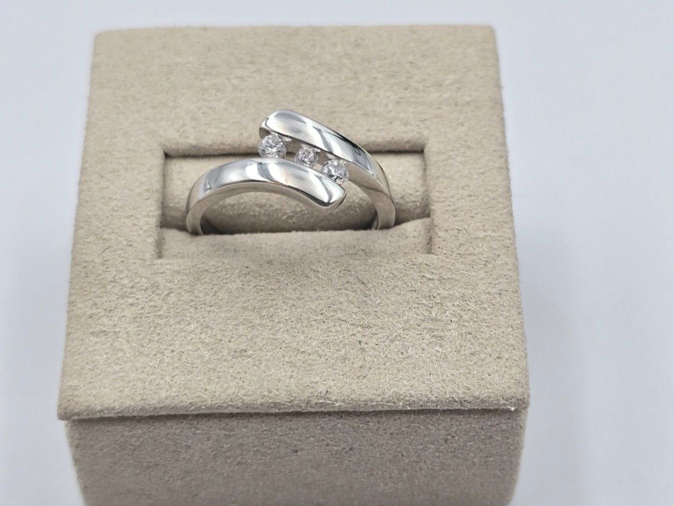 Anelli: Ring Silber 925 Zirkonia Gr. 52 – Nuovo e nell'imballaggio originale da Zug venduto da gold.schmuck