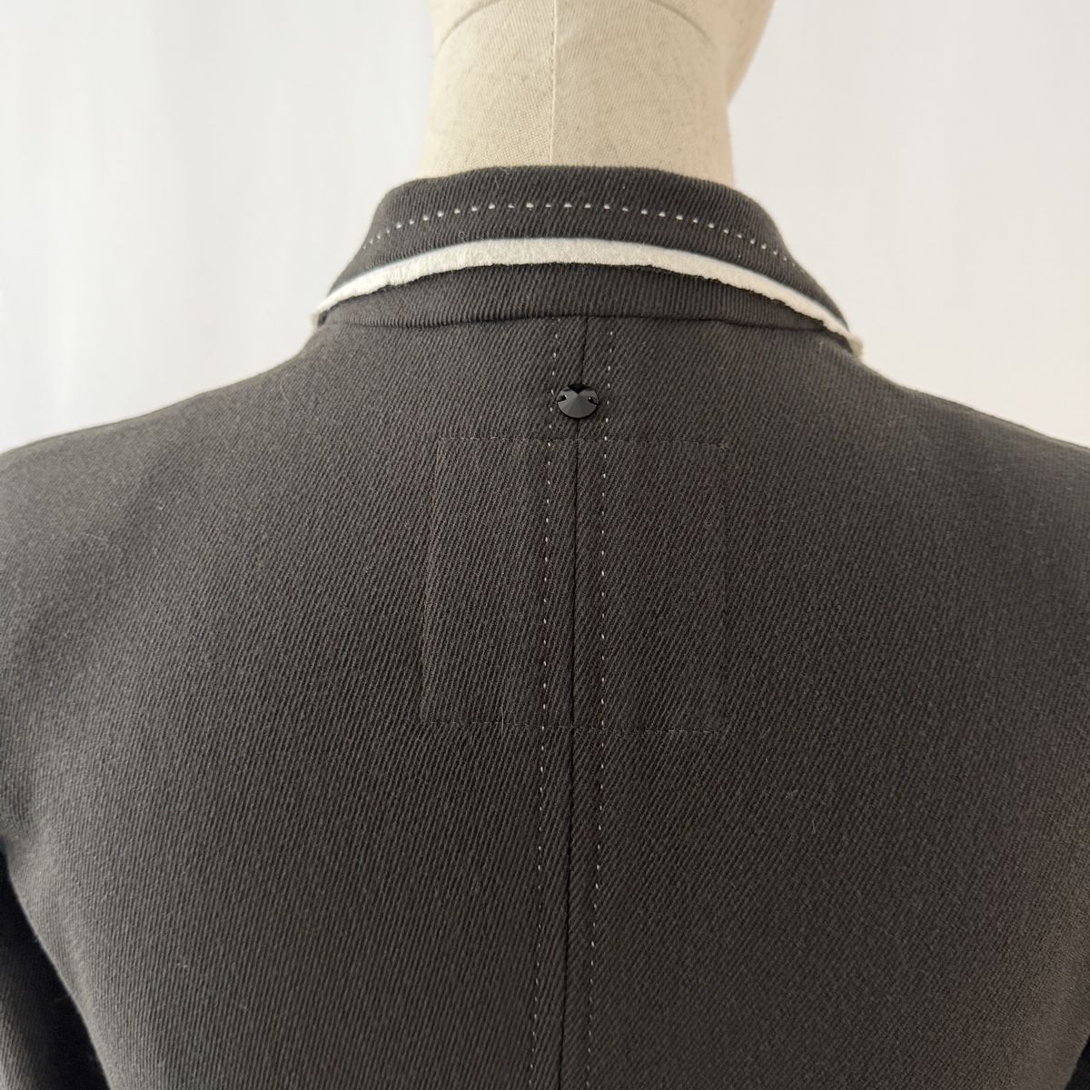 High Giacche: HIGH Everyday Couture Wool Jacket – Nuovo (secondo la descrizione) da Emmen venduto da AVVIIVVA_Store 7