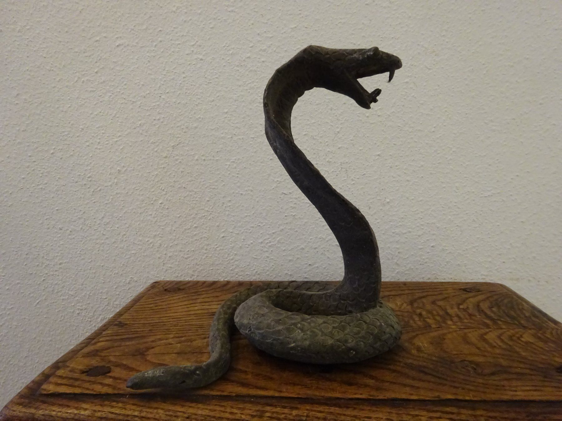 Statuette: Giftige Kobra / Kleopatra – Usato da Esslingen venduto da eintagammeer