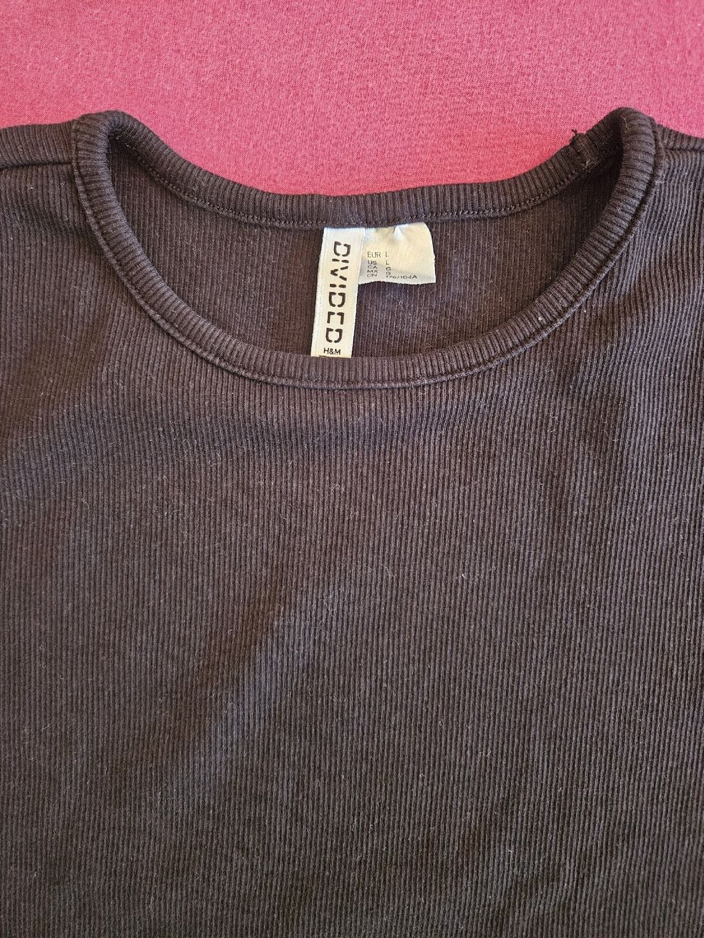 H&M Top: H&M Basic Tee, Black,, Size L – Usato da Basel venduto da yat_r699 1
