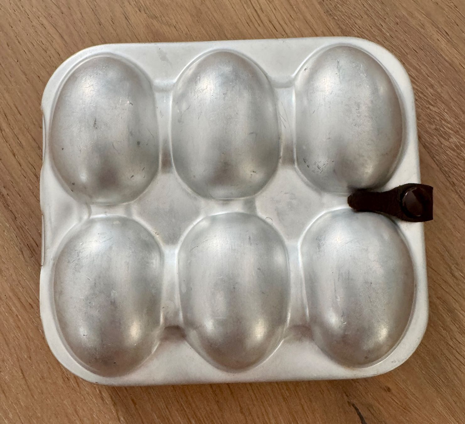 Behälter & Ähnliches: Seltene alte Eierbox Eierbehälter Alu Militär 6 Eier – Gebraucht aus Rothrist von Luckywinner 1