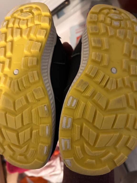 Scarpe per ragazzi: Hoher Sneaker Pokemon Gr. 28 – Usato da Spreitenbach venduto da dea_qv7h 2