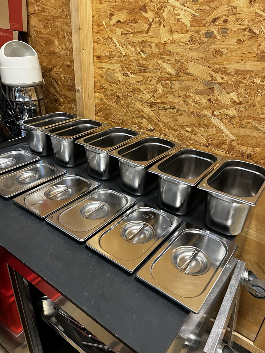 Elettrodomestici da cucina: 6 x 1/4 Gastronorm Behälter 15 cm mit Deckel – Usato da Dittingen venduto da Cervolino77 4