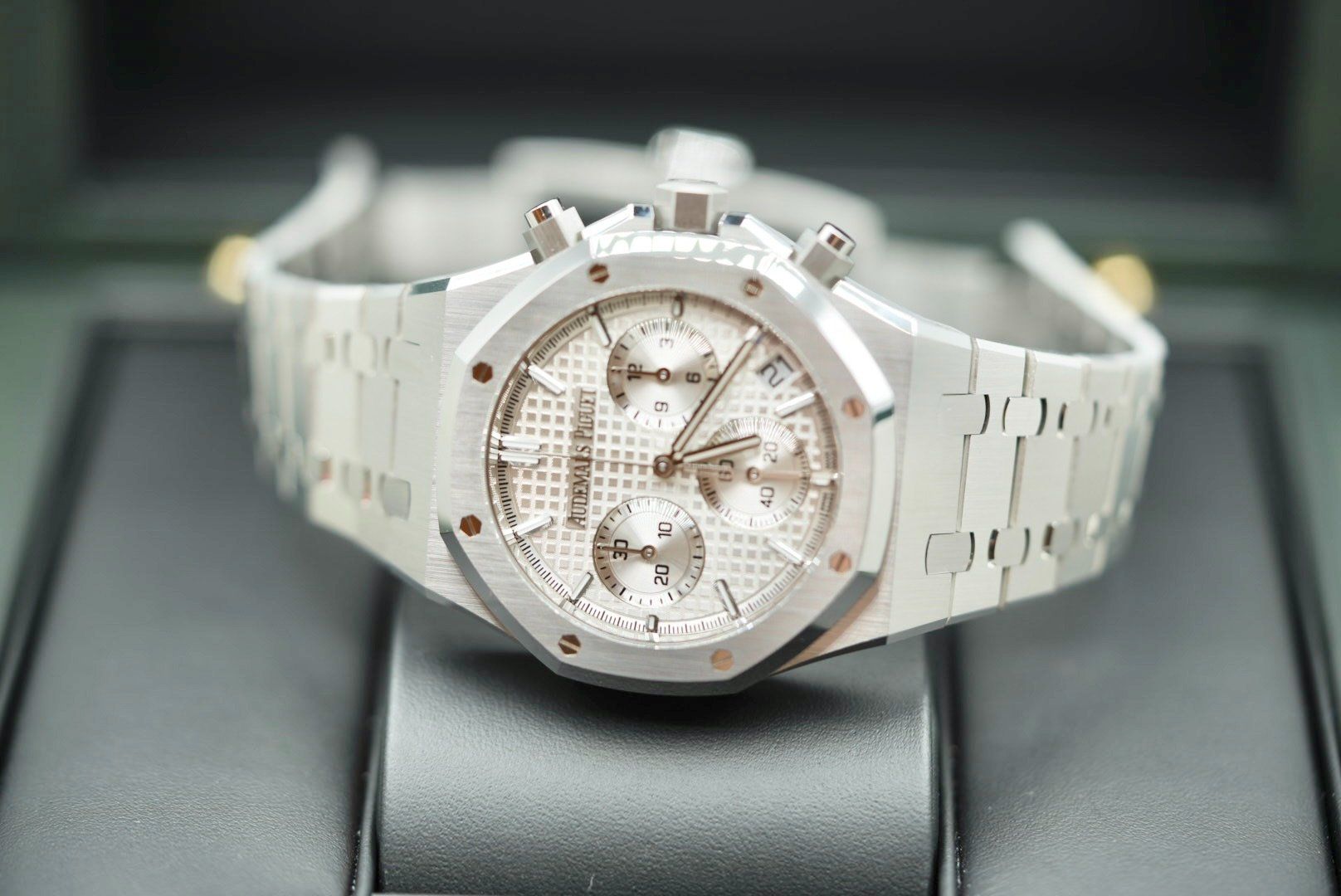 Audemars Piguet Orologi: Audemars Piguet Royal Oak Chronograph Ref. 26240 – Usato da Lugano venduto da Superstudiolugano 2
