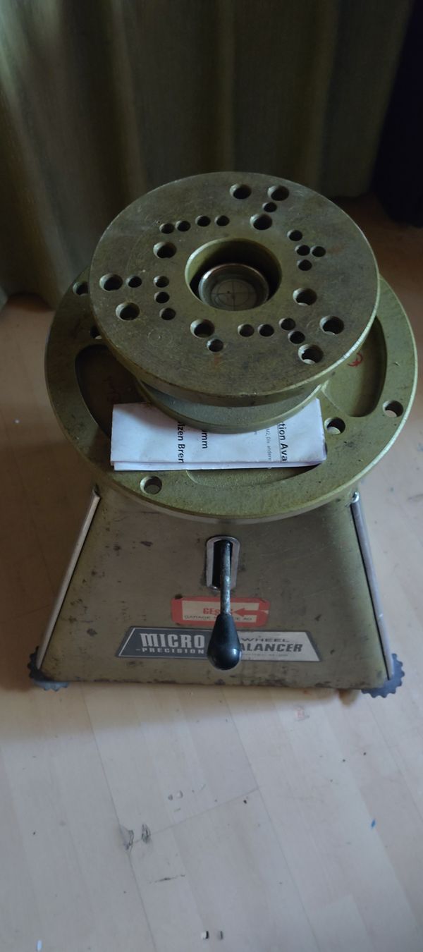 Alle Werkzeuge: wheel balancer Reifen Auswuchten – Gebraucht aus Biberist von bellmec 1