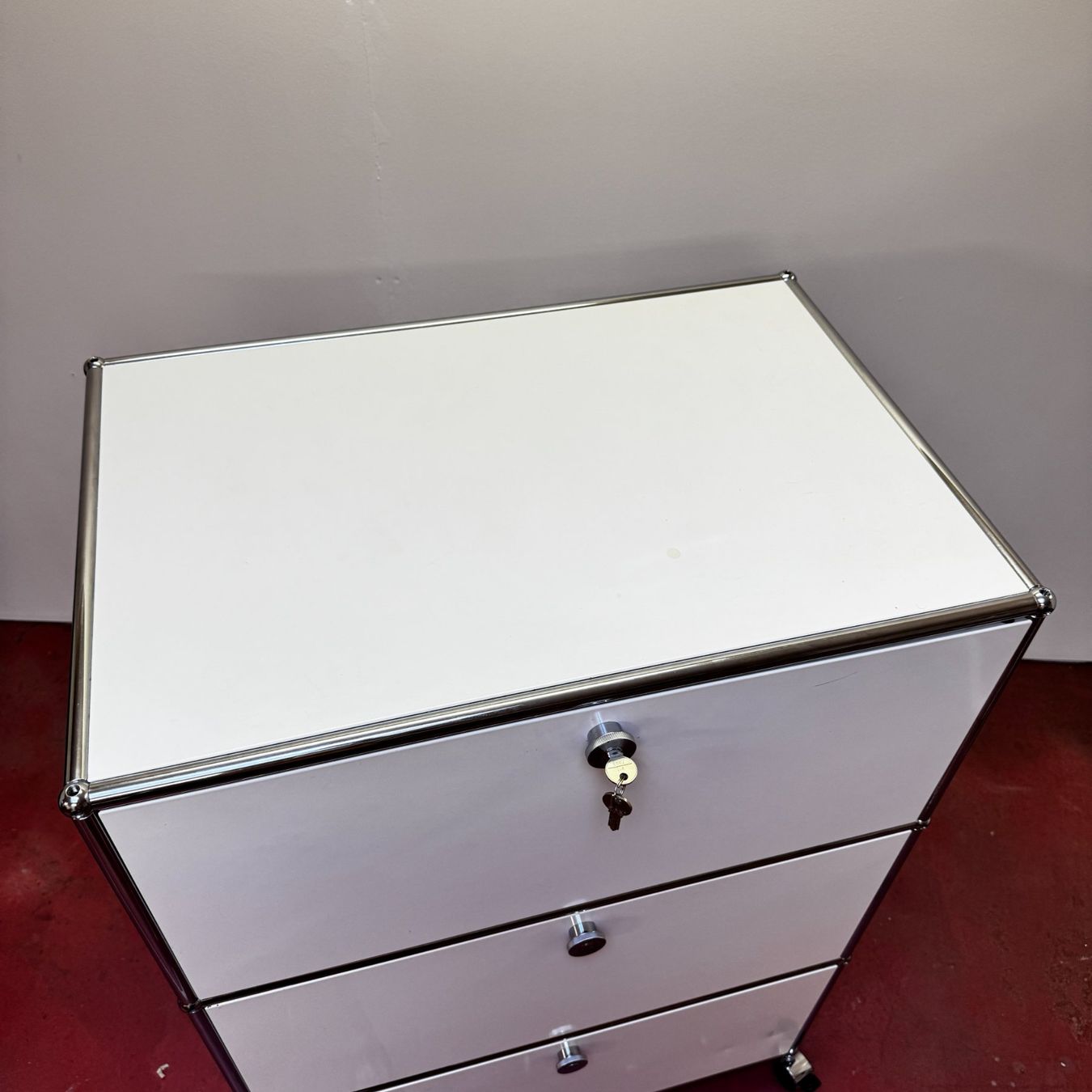 USM Kommoden: USM Sideboard 1x3 weiss mit Rädern – Gebraucht aus Zürich von Yemine 1