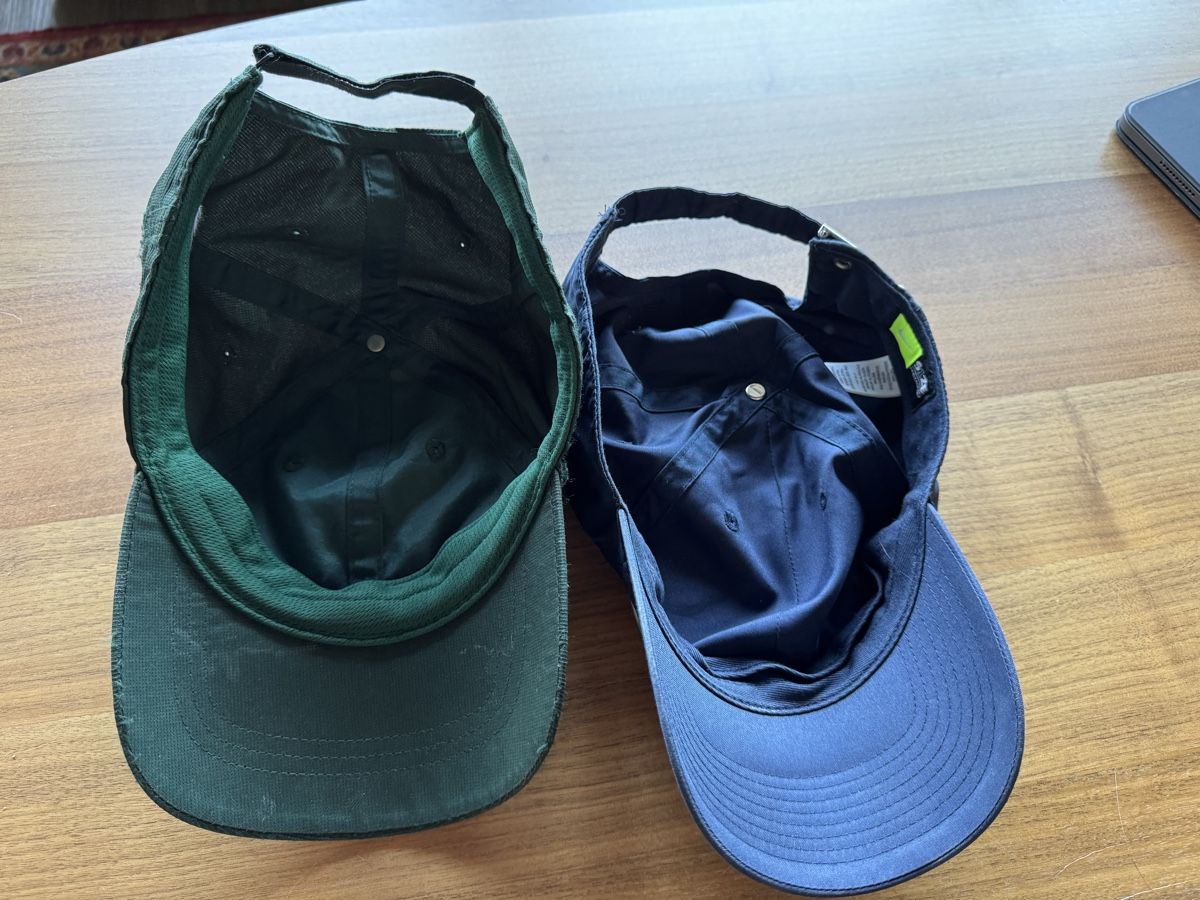 Nike Sonstige Kleidung & Accessoires: 2 Caps Nike und Peak Performance – Gebraucht aus Buonas von Mikesteal 4