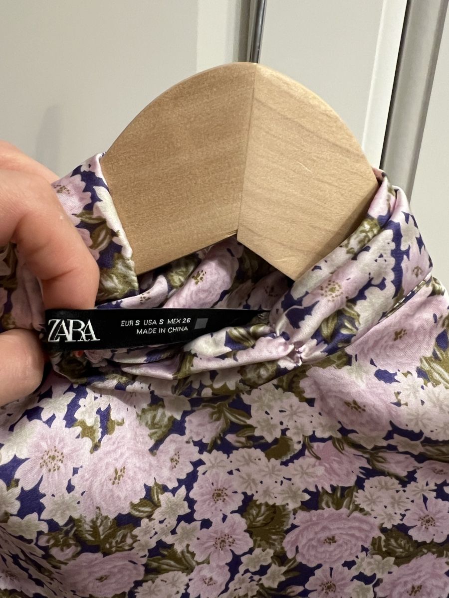Zara Camicette: Zara Bluse - Blumenmuster - Puffärmel - Grösse S – Nuovo (secondo la descrizione) da Laufen venduto da li_ga7 5