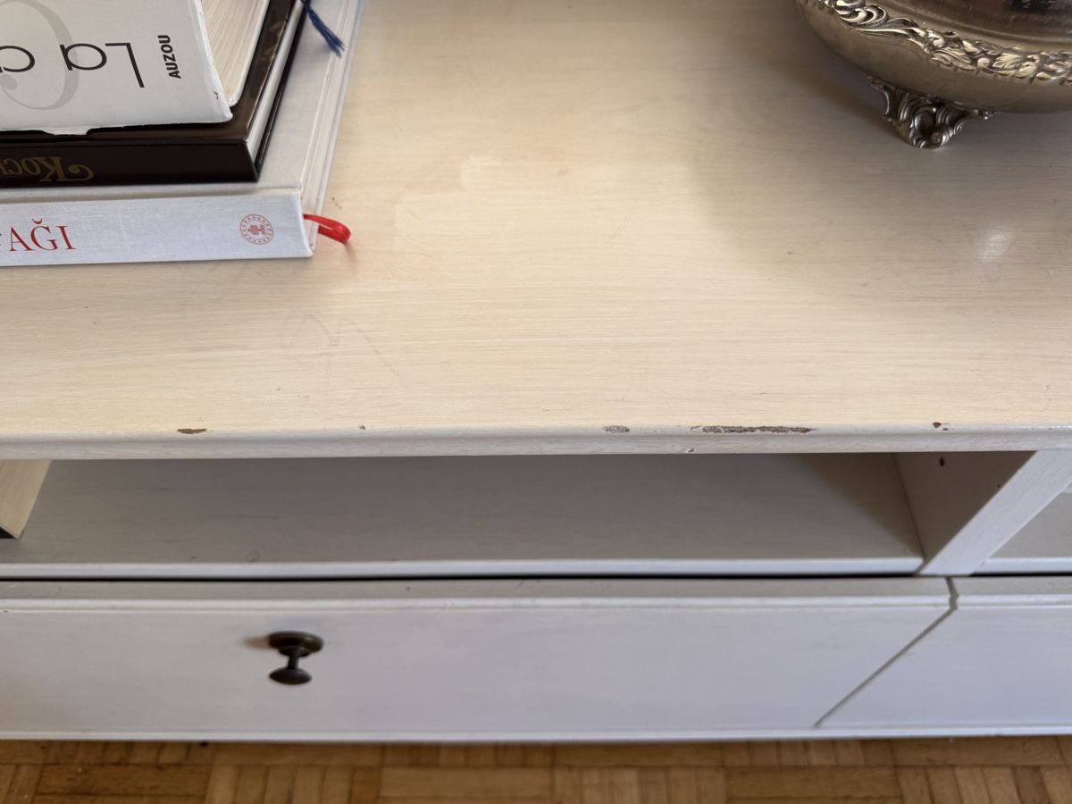 Ikea Meubles TV: Lowboard TV Möbel weiss mit Schubladen und Fächern – D'occasion à Münsingen par goz_knm8 2