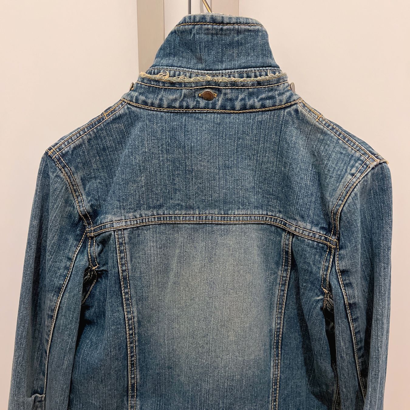 Gilet & Giacche senza maniche: Denim jacket, veste en jean – Usato da Basel venduto da Harper.G 2
