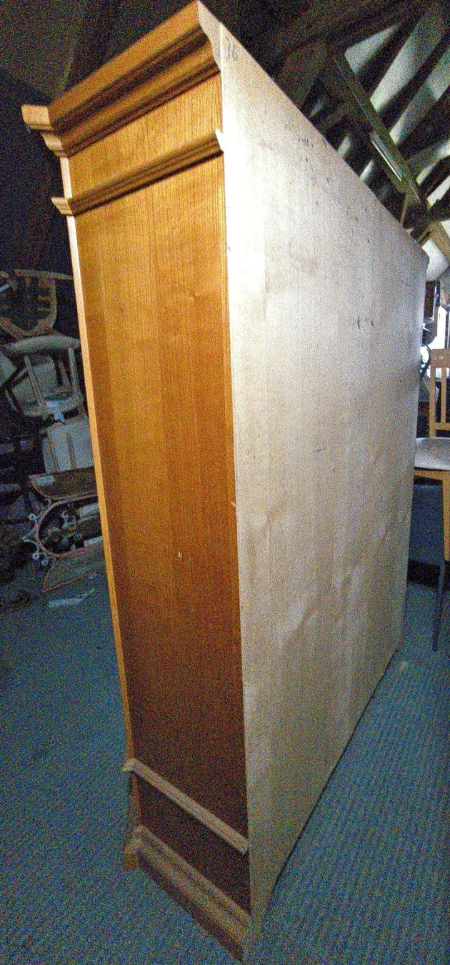 Armadi: Barockschrank 2 Türig, Kirschbaum – Usato da Rorschacherberg venduto da snOOpydOg11 6