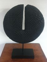 Sculpture bois brûlé noir sur socle, H43cm X L31cm. Neuf!!!