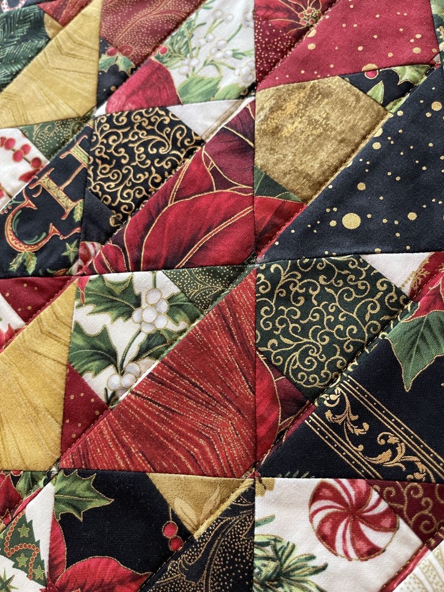 Alle Dekorationen: Chemin de table de Noël Patchwork  – Neu und originalverpackt aus La Chaux-de-Fonds von NathalieM07 3