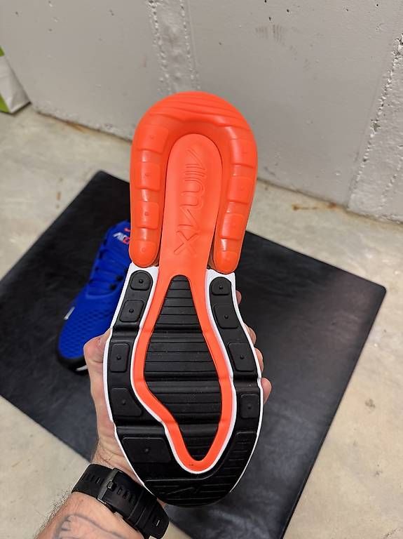 Nike Herrenschuhe: Nike Air Max 270 NEU! – Neu und originalverpackt aus St. Gallen von Maverik_HunterX 2