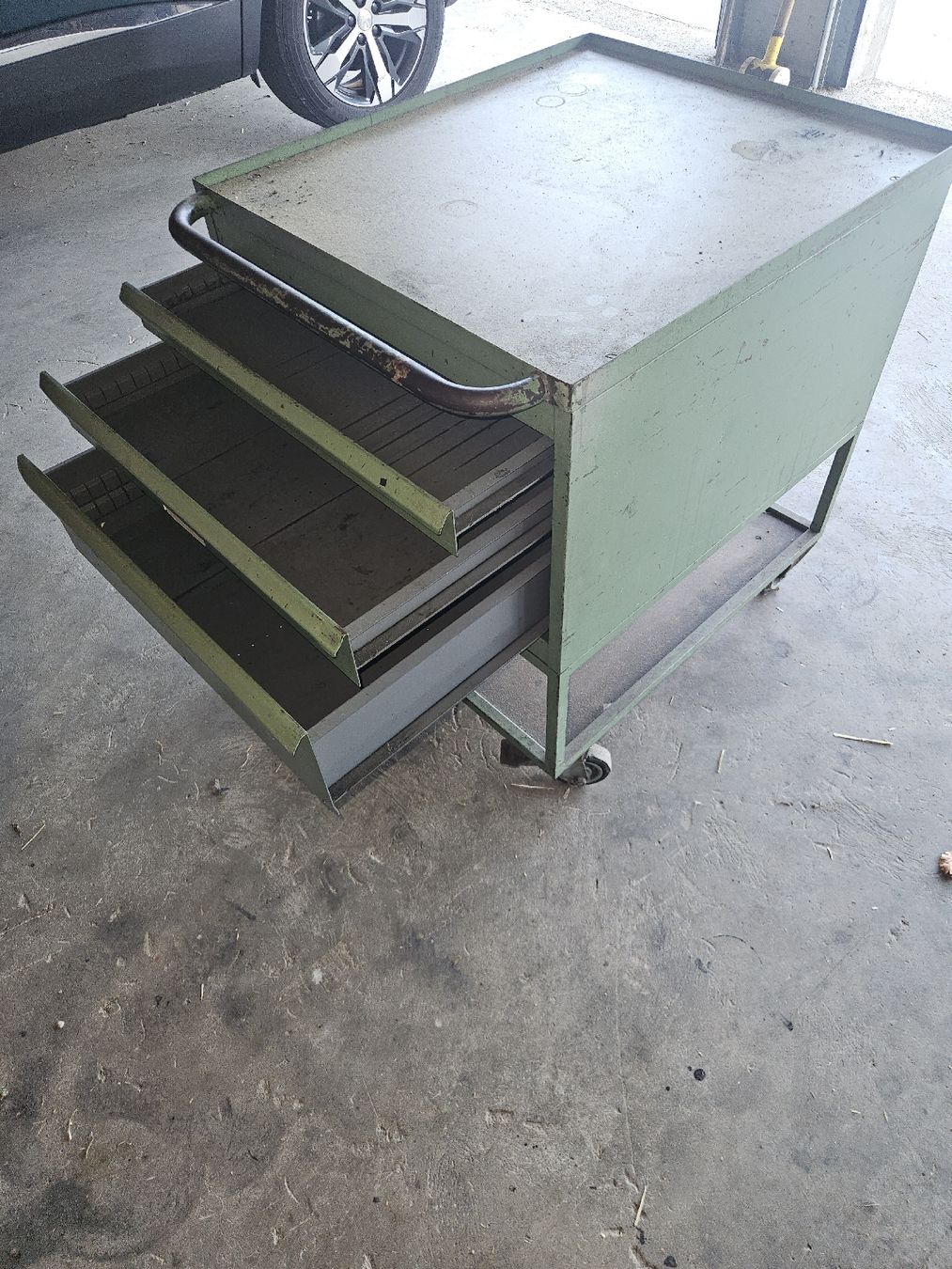 Korpus: Servante.  Chariot atelier tiroirs vers – Gebraucht aus Berolle von ford8830 1