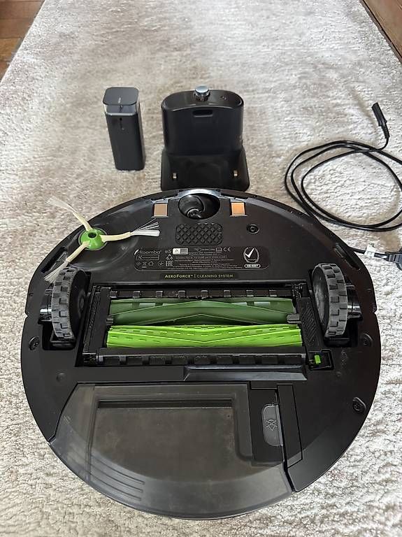Irobot Aspirapolveri & Accessori: iRobot Roomba e5 mit Originalbox & viel Zubehör – Usato da Bern venduto da clb_p9kv 3