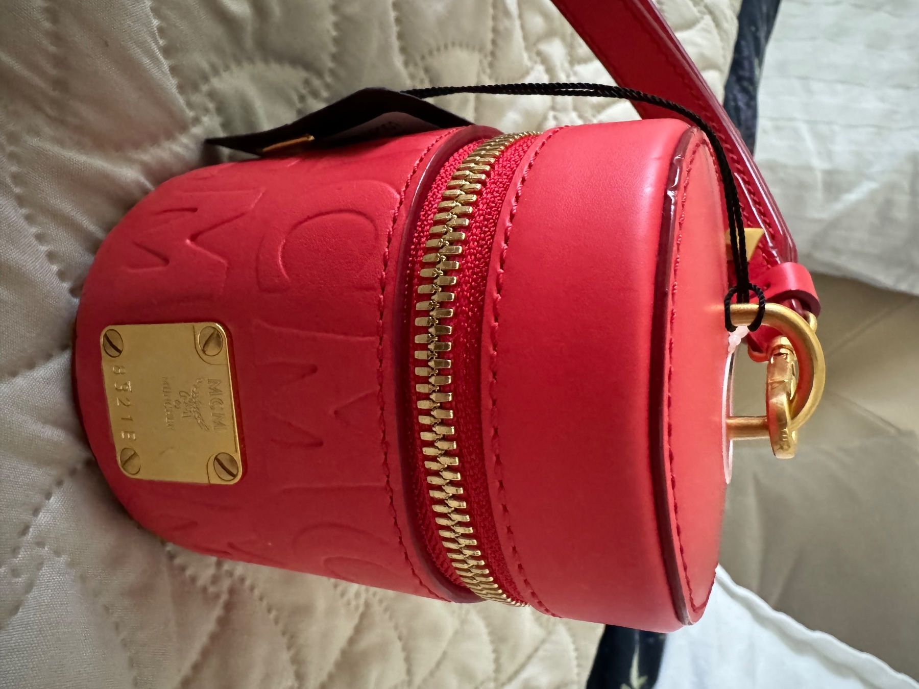 Mcm Borse da donna: Crossbody Tasche mini MCM Cylinder visetos – Nuovo e nell'imballaggio originale da Allschwil venduto da Figidindia
