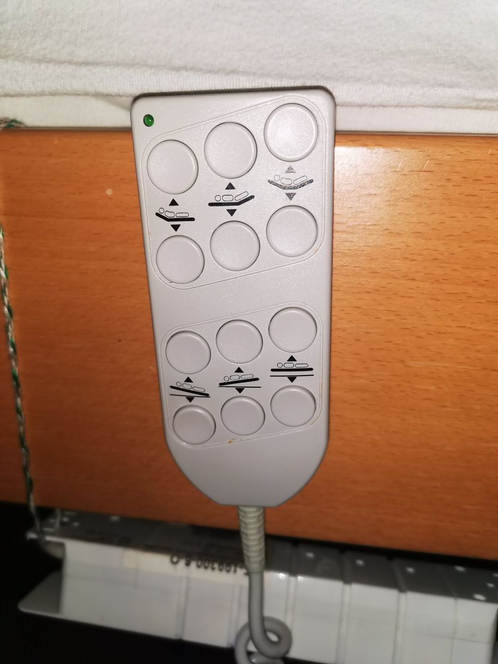 Letti: Elektrisches Pflegebett – Usato da Mörel venduto da metalsony 1