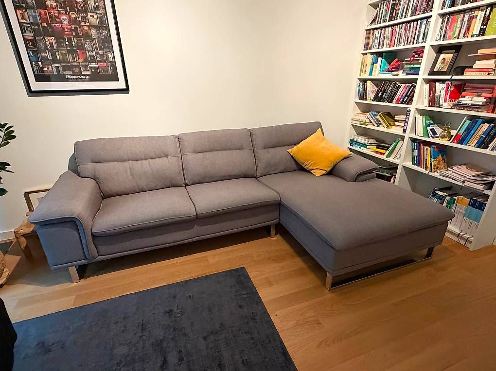 Sofas: Schönes graues textil Sofa - ohne Flecken! – Gebraucht aus Winterthur von phi_g79t