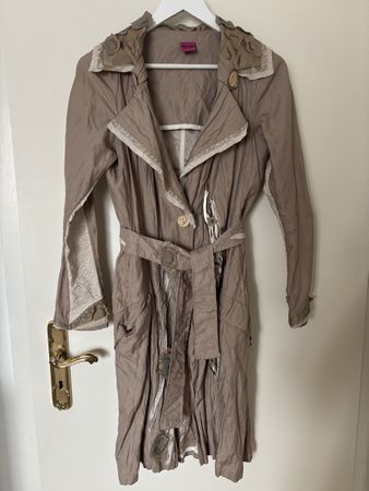 Manteau léger neuf Save the Queen. T 34 CH ou XS petit S