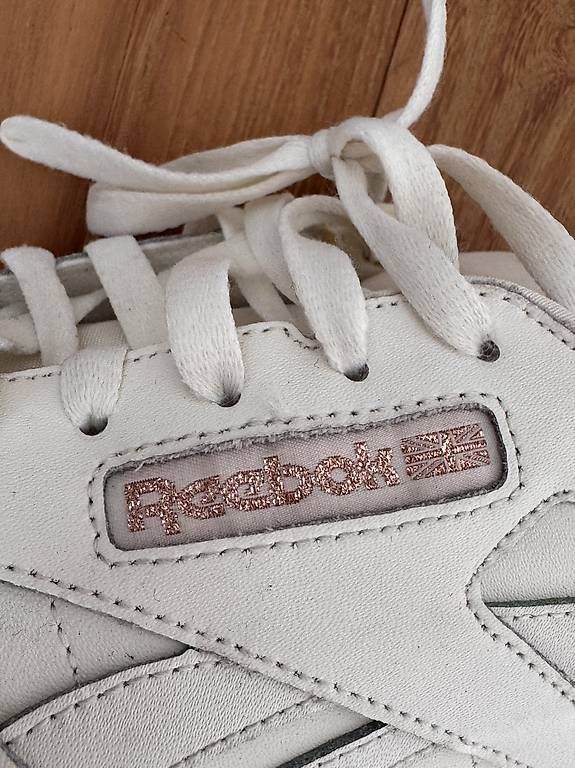 Reebok Chaussures femmes: REEBOK Classic Sneaker - Gr 40 – D'occasion à Sirnach par Hispanita 1