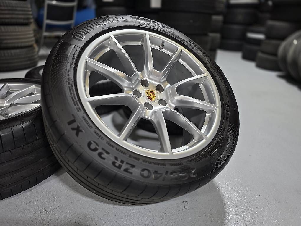 Porsche Pneumatici & Ruote complete: 20Zoll Original Porsche Macan  Sommerräder – Usato da Rümlang venduto da AZAutozubehor