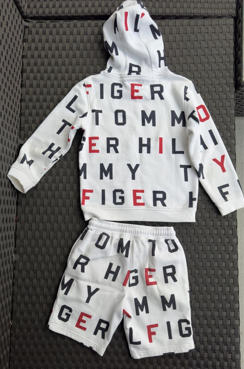 Tommy Hilfiger Lotti & Set di vestiti: Tommy Hilfiger set – Usato da Bassersdorf venduto da mmikolaj 3