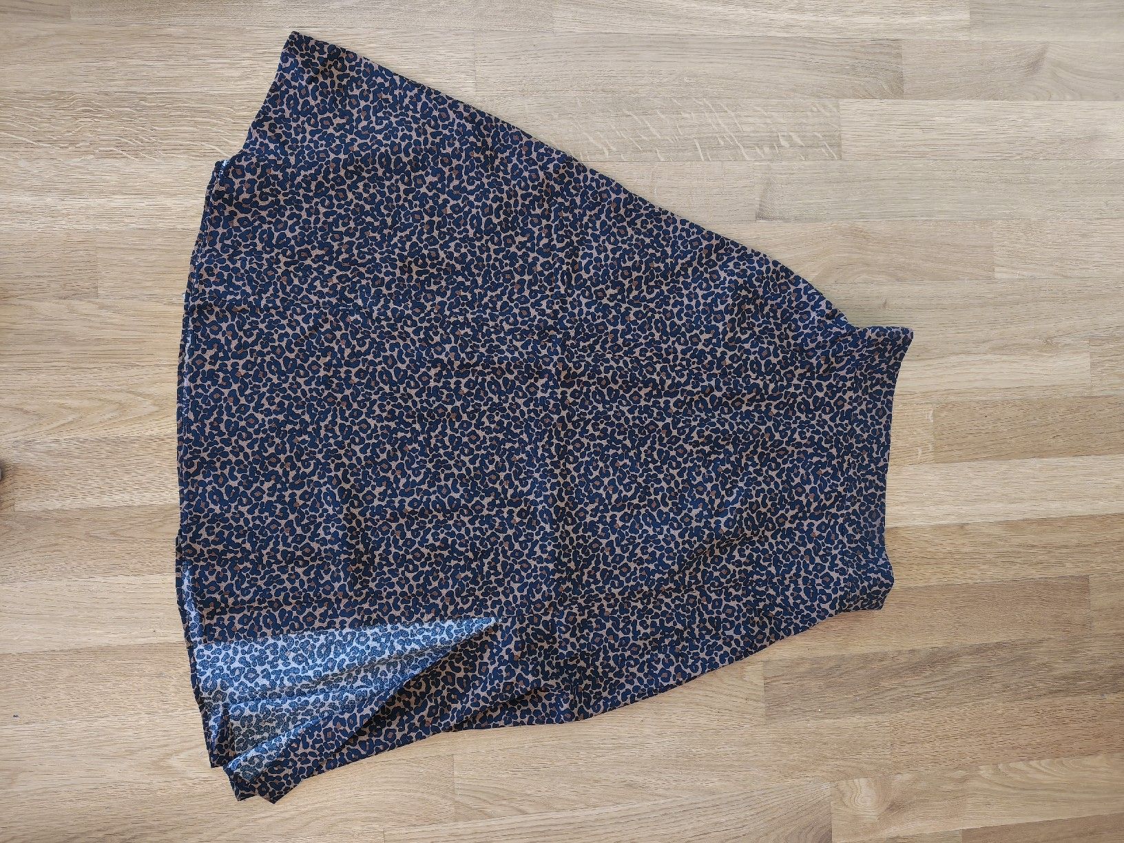 Sezane Jupes: Leopard Skirt, Sézane – Neuf (Voir description) à Zug par elenaanna 2
