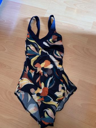Joli maillot de bain Naibaji taille 30-32