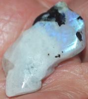 Edelstein L-2480 – Afrikanischer Regenbogen Mondstein