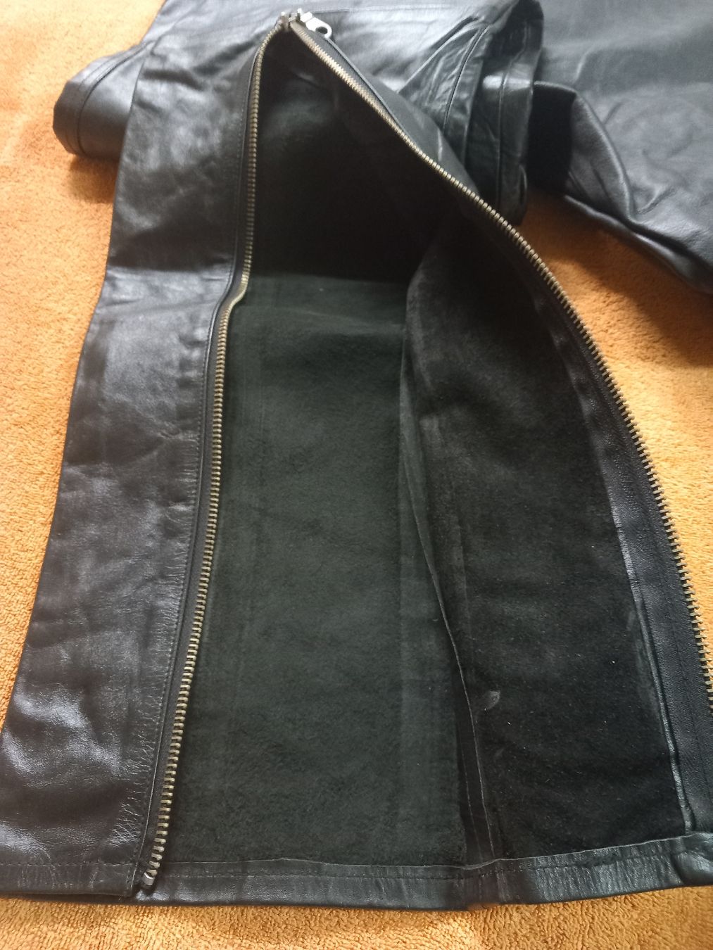 Pantaloni: Damen Lederhose Grösse 32 Fabrikneu – Nuovo e nell'imballaggio originale da Hochwald venduto da motowear-secondhand 4