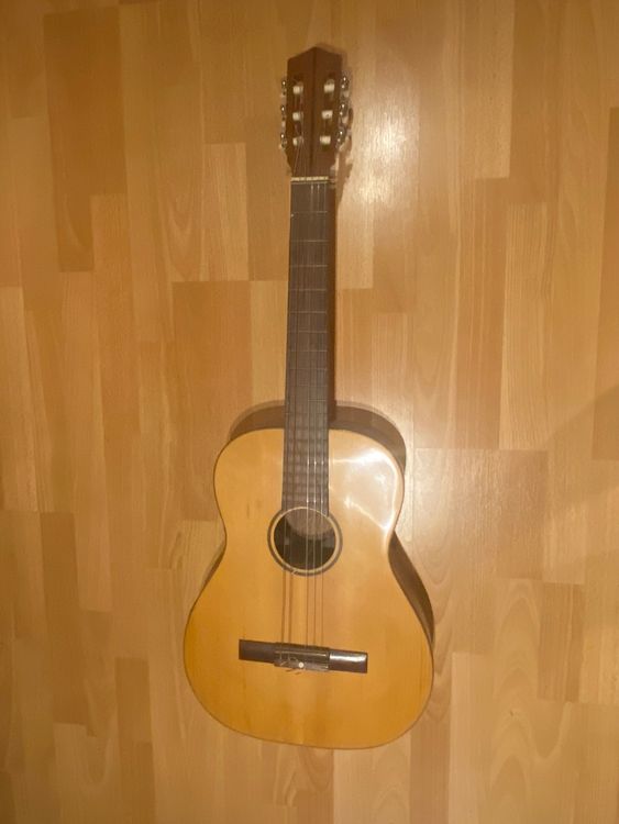 Selbstklebendes Schlagbrett Für Akustische Gitarren – Einfach Zuschneiden & Anbringen.