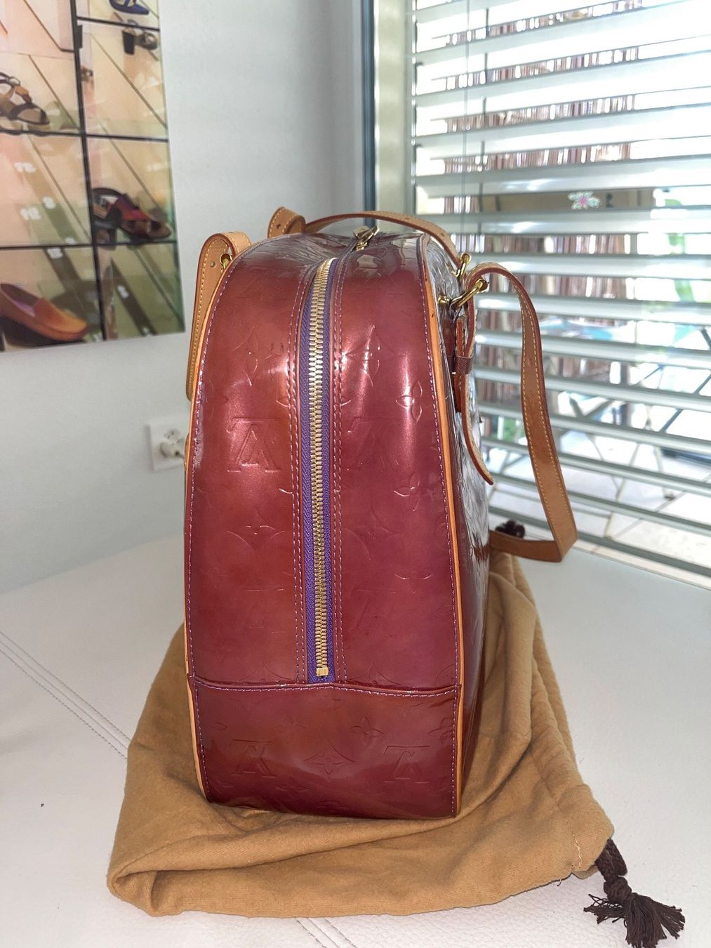 Louis Vuitton Taschen: Louis Vuitton Sutton GM cuir empreinte bordeaux – Gebraucht aus Sugiez von Vuitton_for_life 3