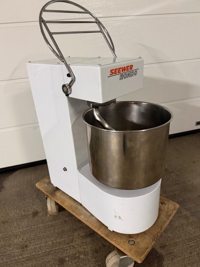 Elettrodomestici da cucina: Zürrer Seewer Rondo Teigknetmaschine Spiralkneter – Usato da Suhr venduto da KFK-MA 3