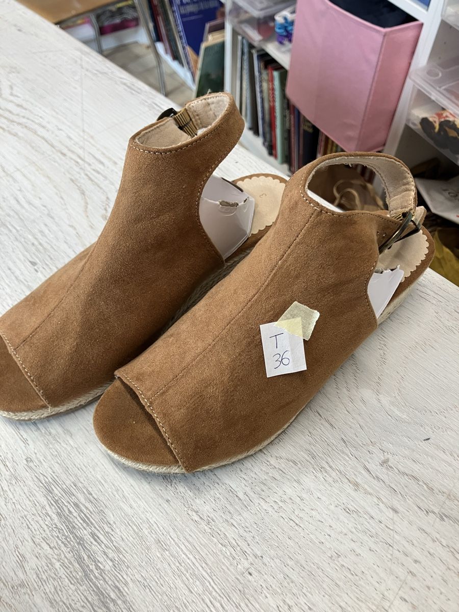 Scarpe da donna: Chaussures femme – Nuovo (secondo la descrizione) da Vallorbe venduto da jckolly01