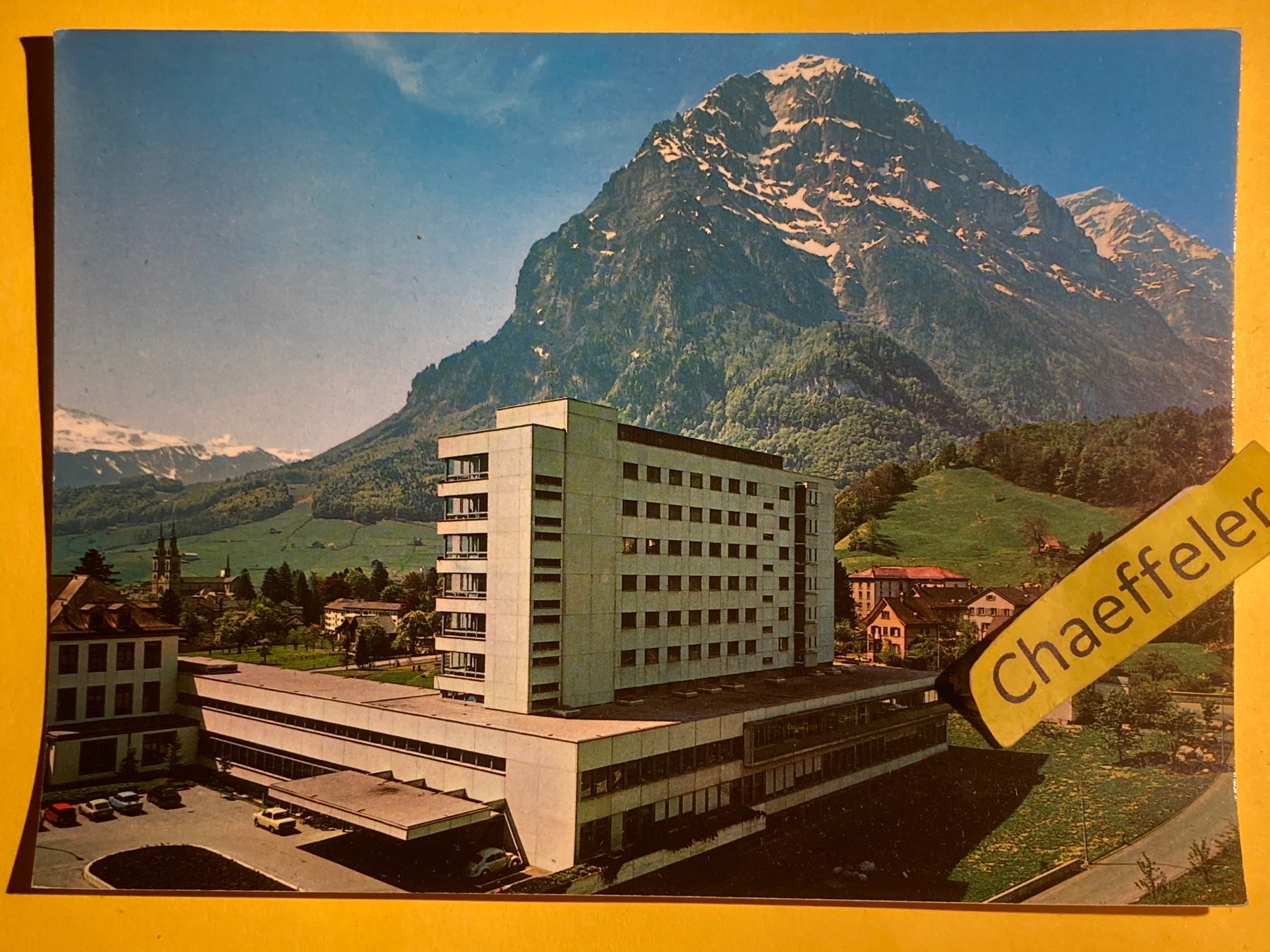 Cartoline postali: 1986 Kantonsspital Glarus mit Vorderglärnisch – Usato da Zürich venduto da Chaeffeler