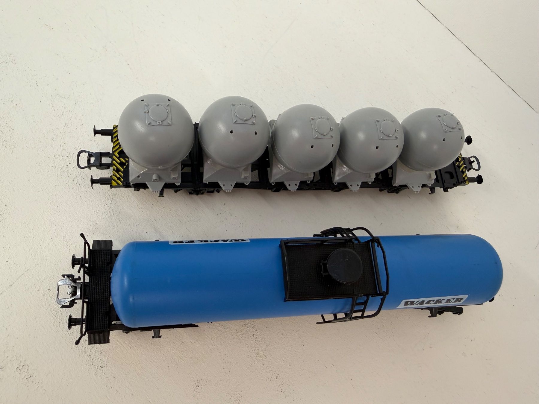 Roco Modellini di ferrovie: 2er Set Roco  4338 & 4354 GüterwagenSet DB – Usato da Büsserach venduto da ModellbahnDepot 6