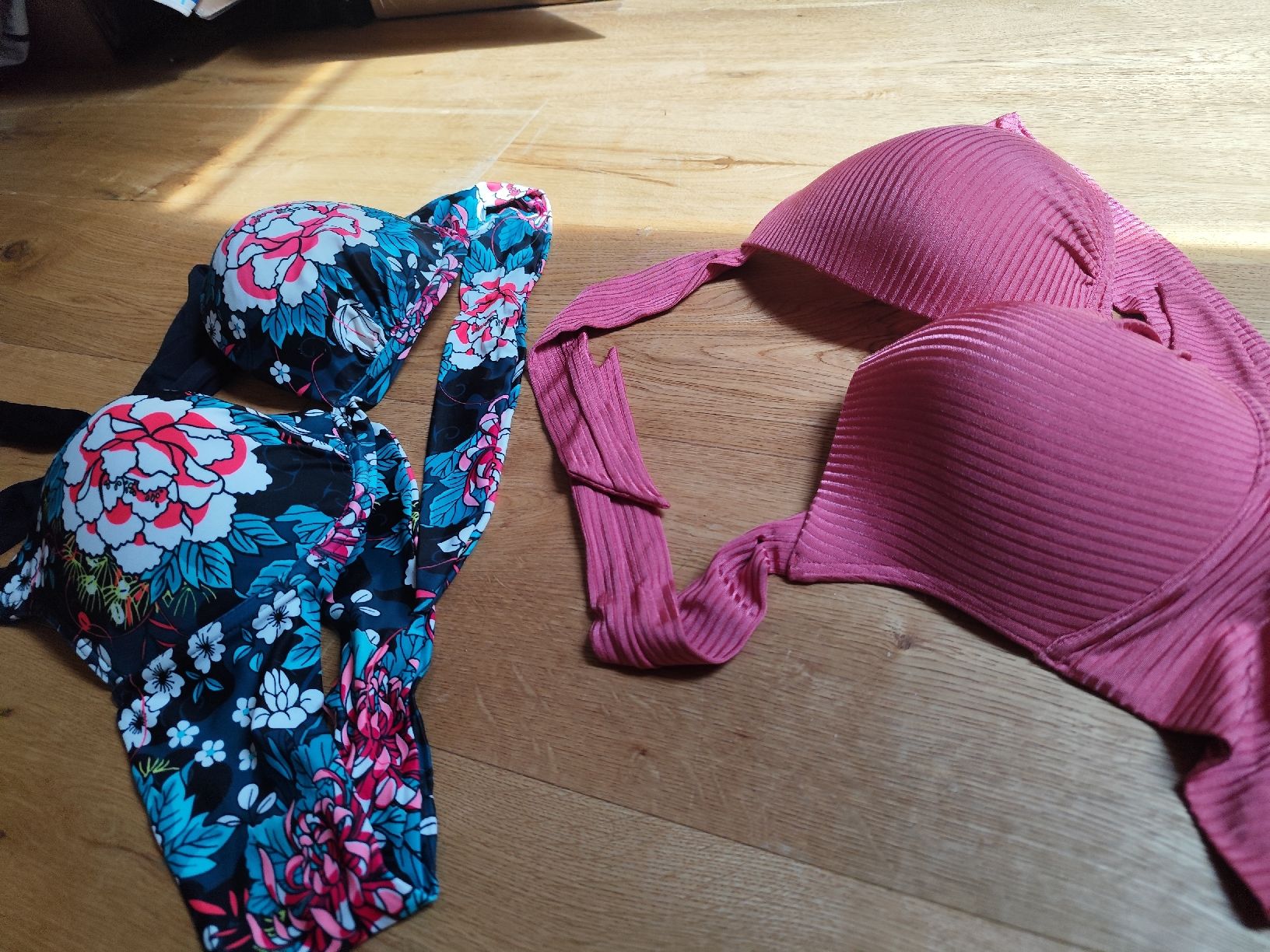 Decathlon Badekleider & Bikinis: lot de 2 maillot de bain  – Gebraucht aus Cudrefin von laf_b28y 1