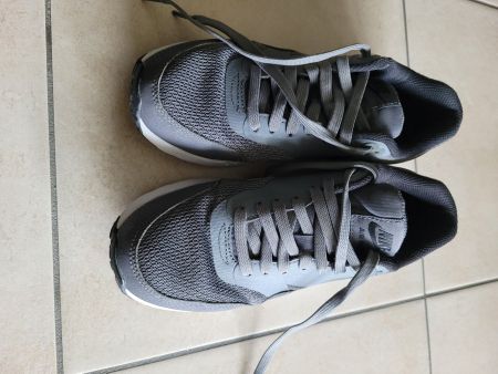 Nike grise 37,5