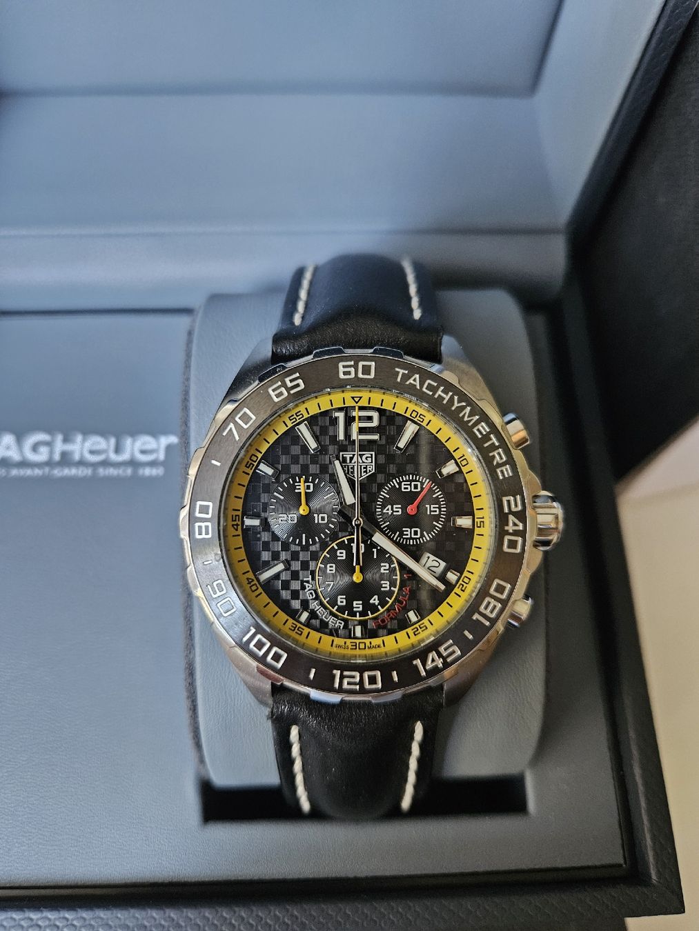 Tag Heuer Montres: Tag Heuer Formula 1 Chronograph – D'occasion à Horgen par Modena0