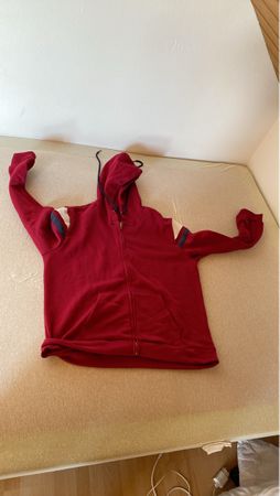 Pullover mit Kapuze Rot Grösse L guter Zustand