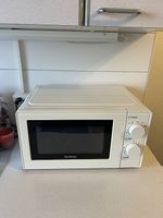 Four à micro-ondes Durabase blanc - parfait état!