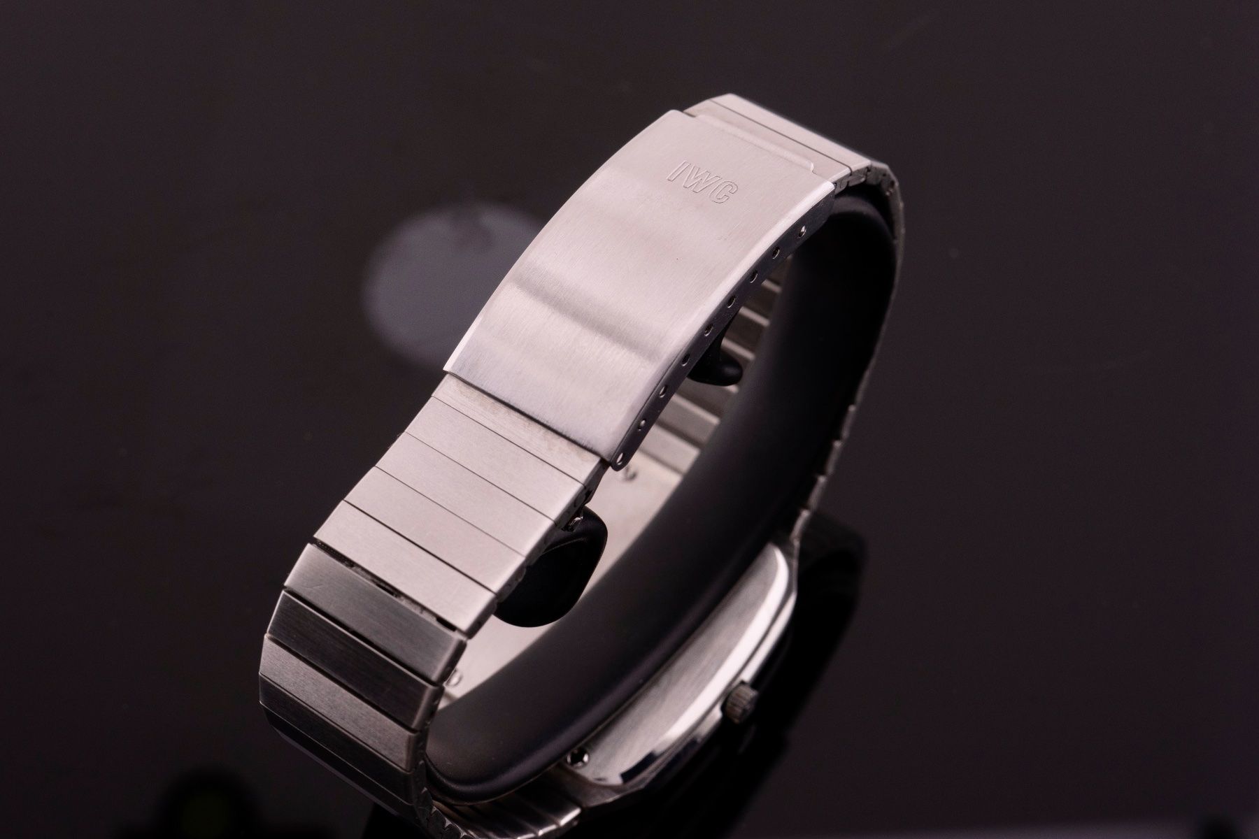 IWC Montres: IWC Quartz Flat-line Ref. 3801 – D'occasion à Rafz par KittyKallen17 3
