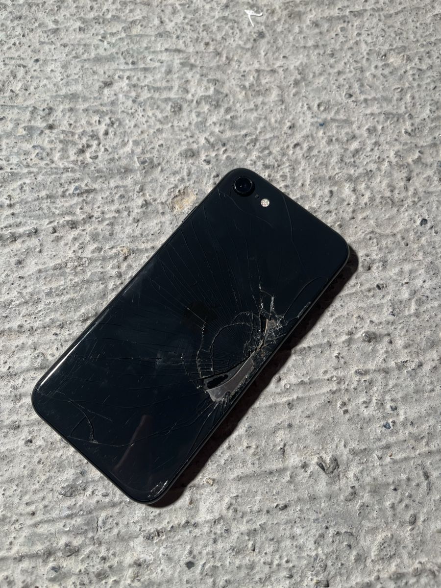 Apple Portables: Iphone SE 2gen – D'occasion à Zürich par livingstyle 1