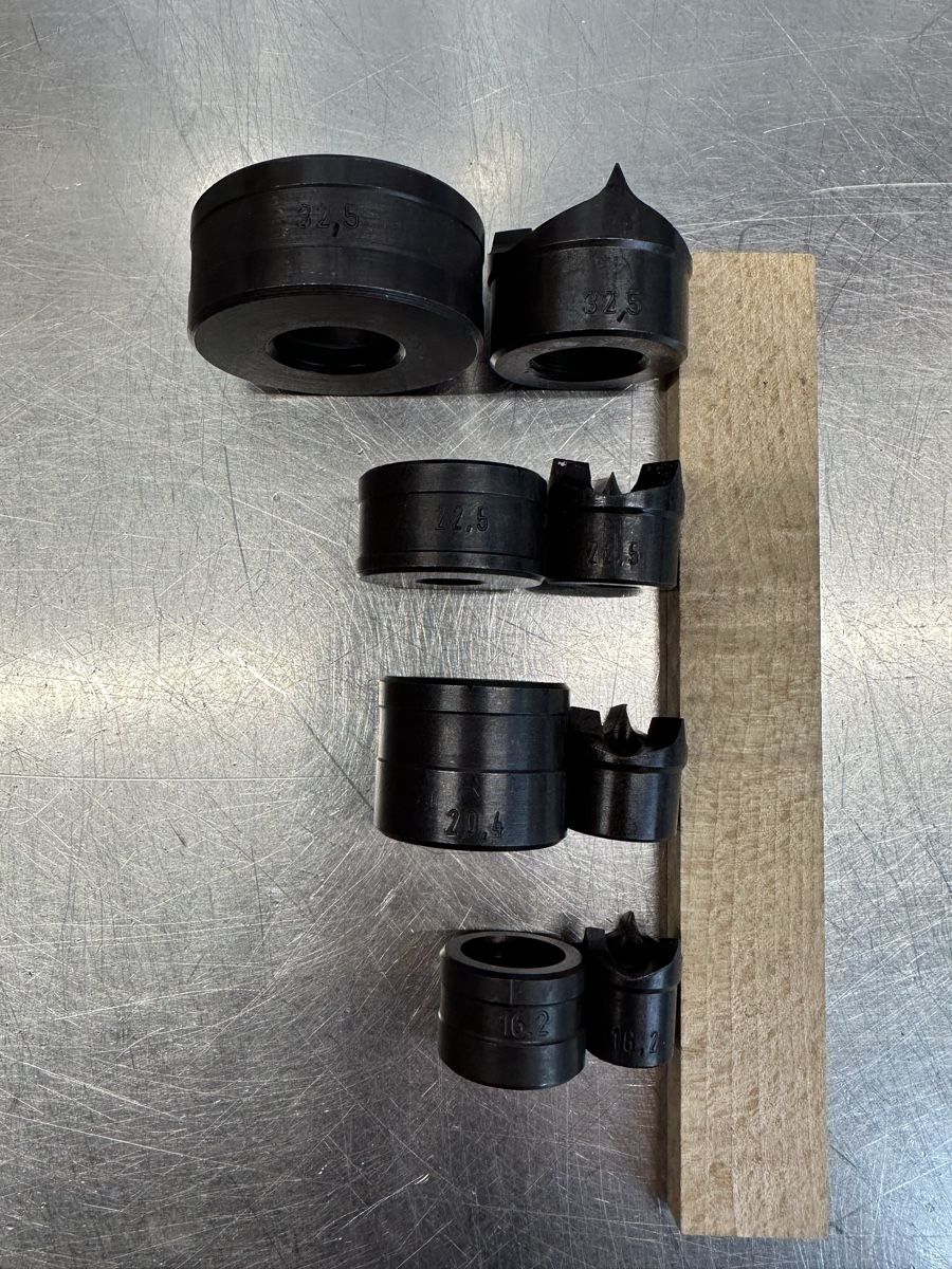 Makita Tutte le macchine: NERIOX Akku-Hydraulikstanze – Nuovo (secondo la descrizione) da Schwende venduto da weesli 5