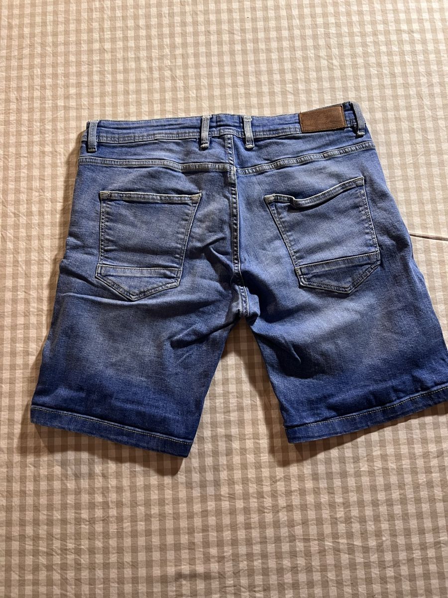Pull&Bear Pantaloni: Jeans Shorts Pull&Bear blau – Usato da Bern venduto da mat_9mnr 1