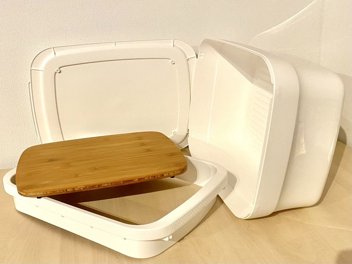 Tupperware Contenitori & Simili: Tupperware BreadSmart Plus mit Bambus-Schneidebrett. NEU! – Nuovo e nell'imballaggio originale da Worben venduto da Teddy112