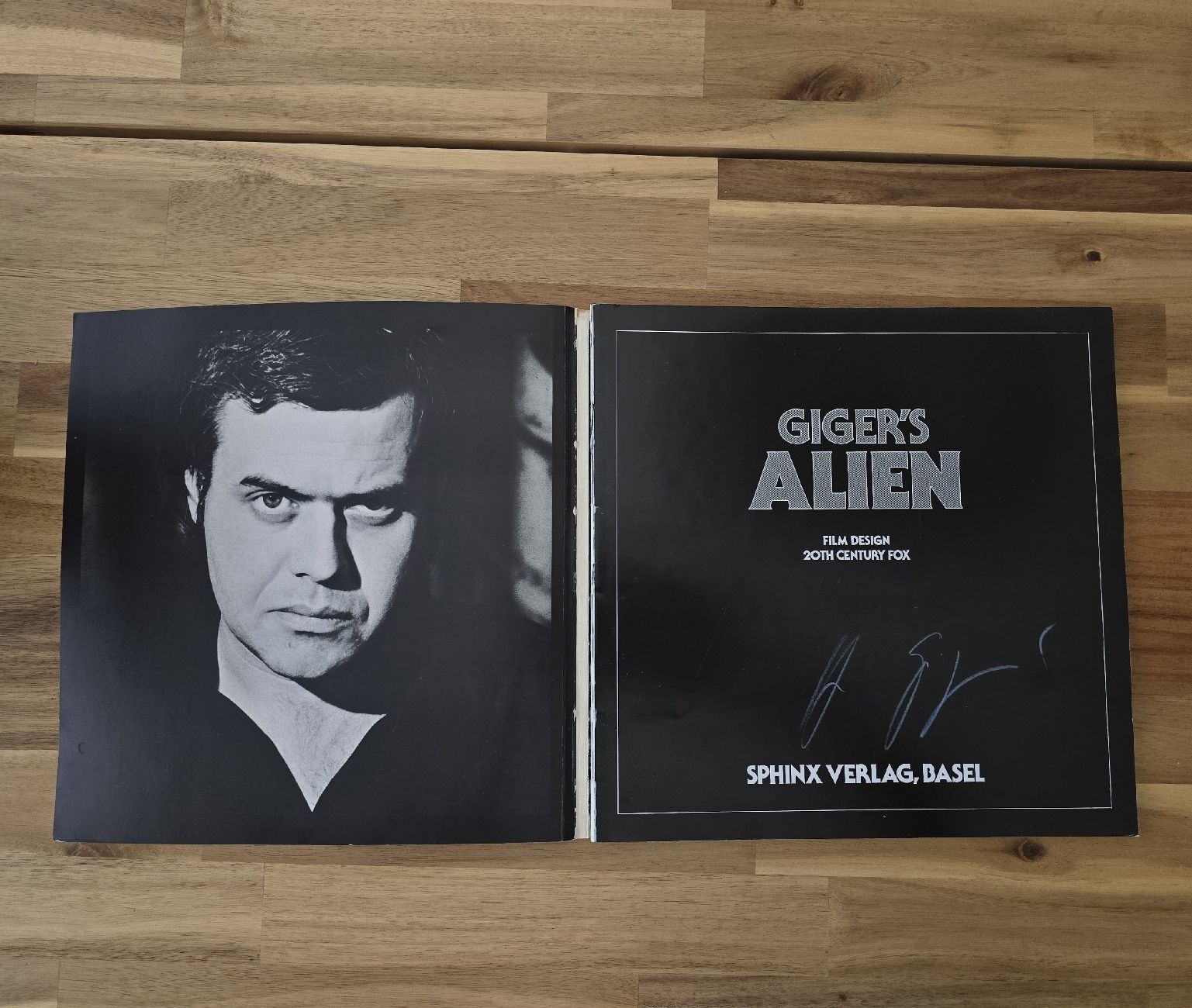 Bücher: Giger's Alien Film Design, Sphinx Verlag, mit Autogramm – Gebraucht aus Zürich von Rinatin 1