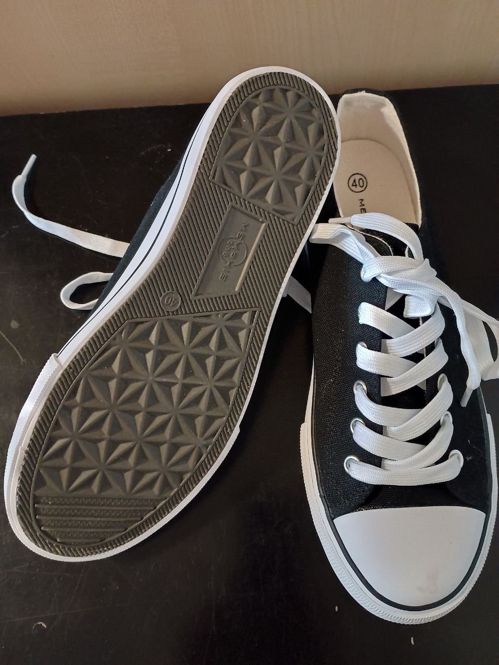 Scarpe da uomo: Neue Memphis One Sneaker – Nuovo e nell'imballaggio originale da Waltenschwil venduto da inka_ua